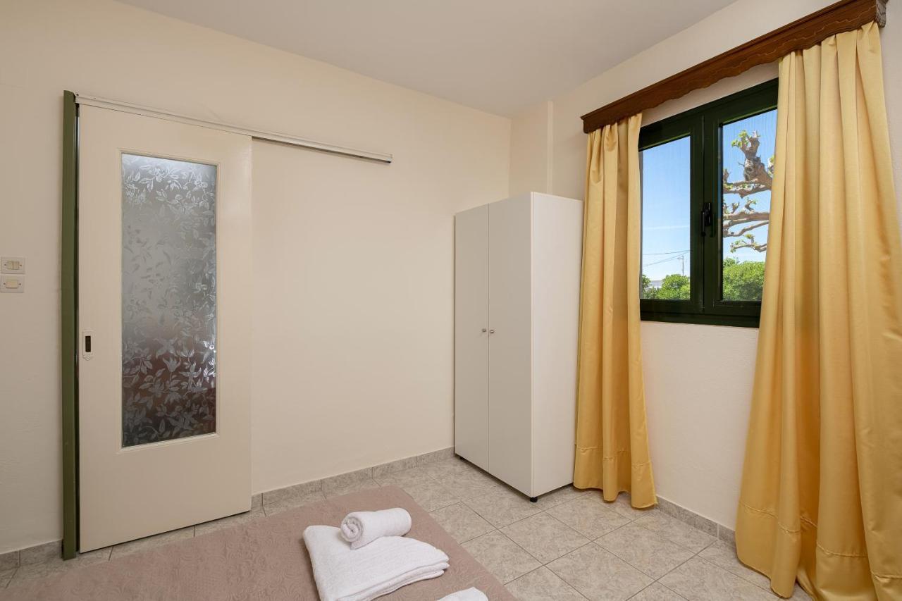 Petrakis Afrathias Garden House Vila Kalamaki  Exterior foto