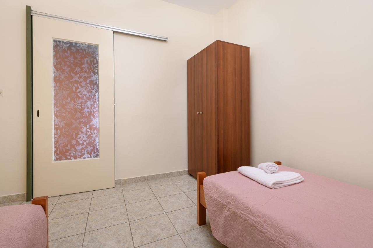 Petrakis Afrathias Garden House Vila Kalamaki  Exterior foto