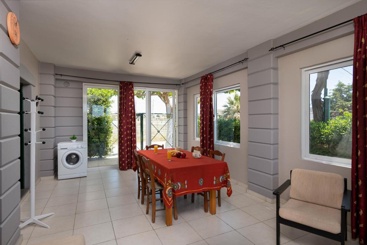 Petrakis Afrathias Garden House Vila Kalamaki  Exterior foto