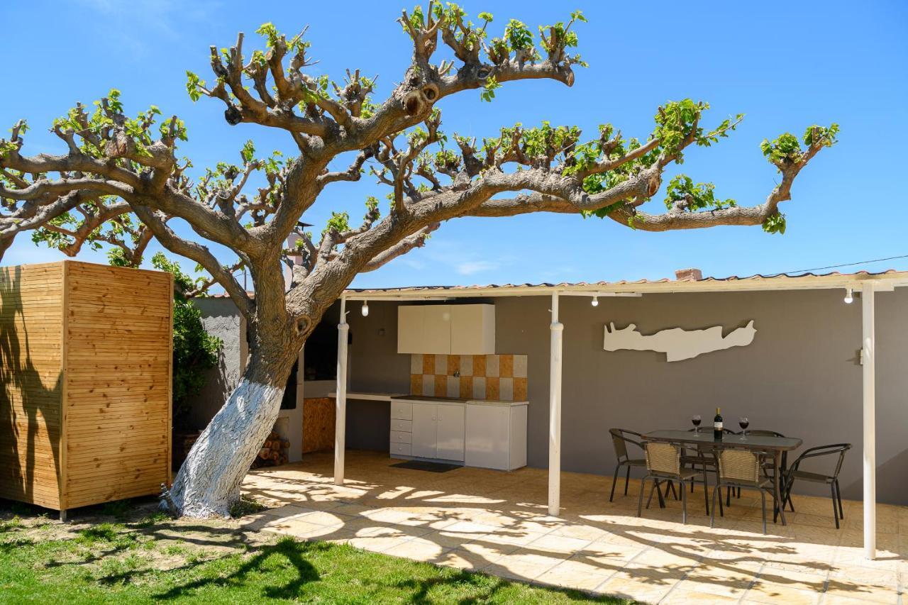 Petrakis Afrathias Garden House Vila Kalamaki  Exterior foto